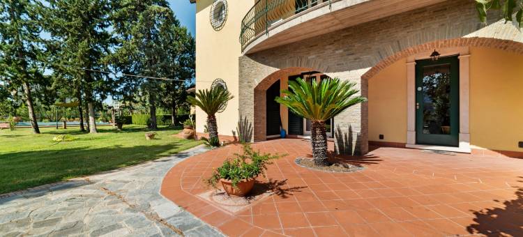 Villa with Pool Near Paestum图片