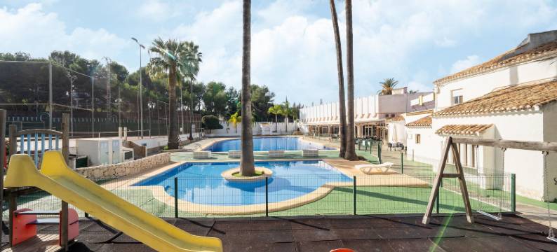 Apartment in Spain near Scenic Coastline图片