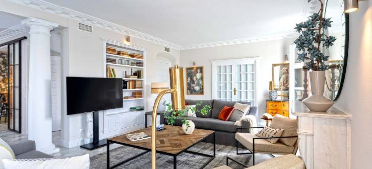 Spectacular 4BD apartment near Alcazar. San Fernando图片