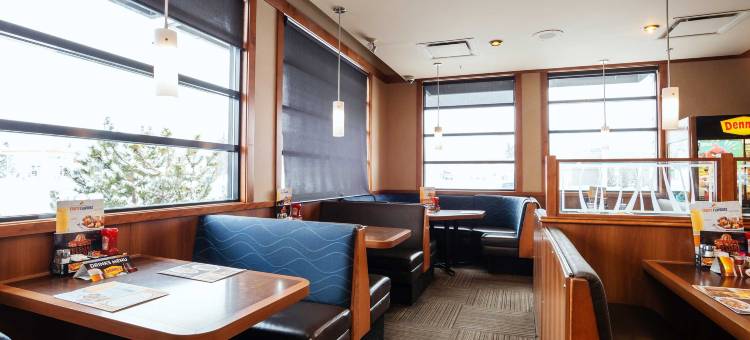 卡尔加里西套房桑德曼酒店(Sandman Hotel & Suites Calgary West)图片