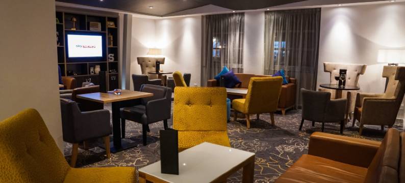 Holiday Inn 埃尔斯米尔港/柴郡橡树(Holiday Inn ELLESMERE PORT - CHESHIRE OAKS by IHG)图片