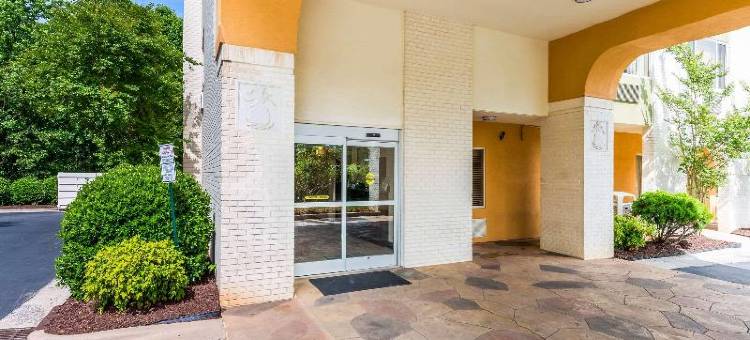 亨特斯维尔凯艺酒店-近诺曼湖(Quality Inn Huntersville Near Lake Norman)图片