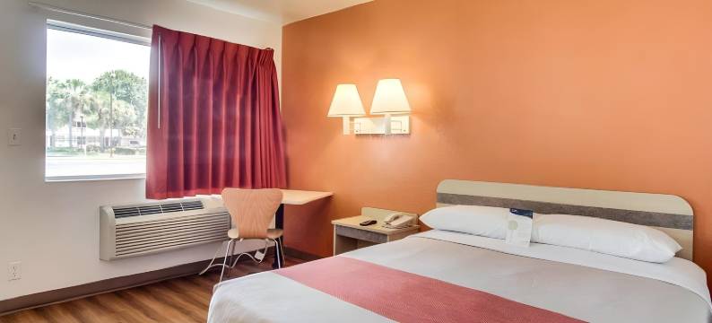 杰克逊维尔橙园6号汽车旅馆(Motel 6 Jacksonville, FL - Orange Park)图片