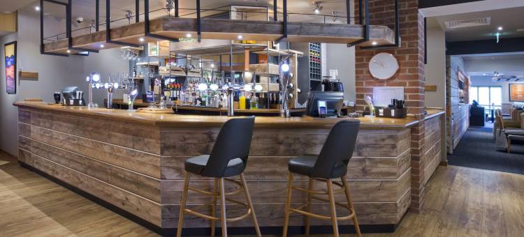 赛伦塞斯特高级旅舍(Premier Inn Cirencester)图片