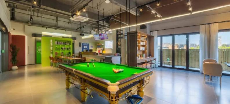 旅小二青年酒店(杭州金地广场金家渡地铁站店)图片