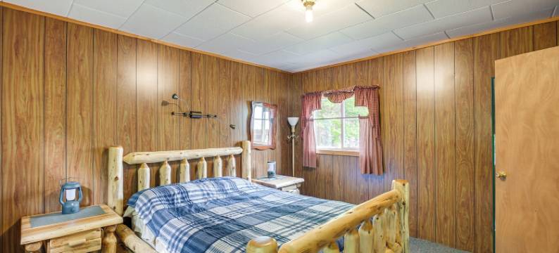 平静湖边小木屋度假：码头，火坑！(Peaceful Lakefront Cabin Getaway Dock, Fire Pit!)图片