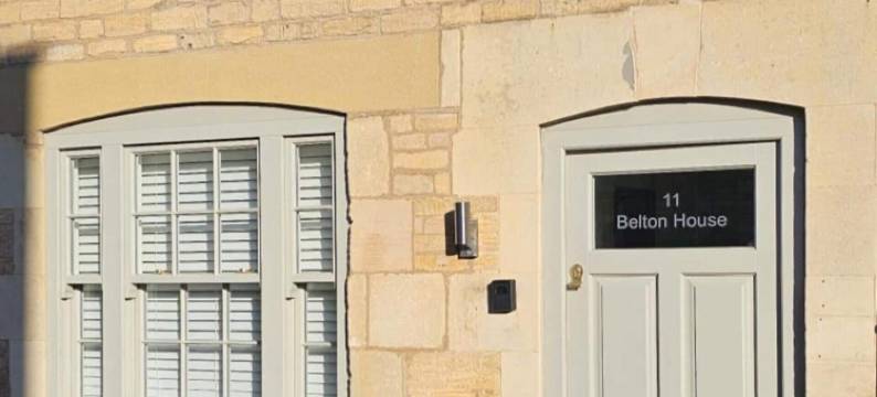 斯坦福镇中心时尚两居室房屋(Stylish 2-Bed House in Stamford Town Centre)图片