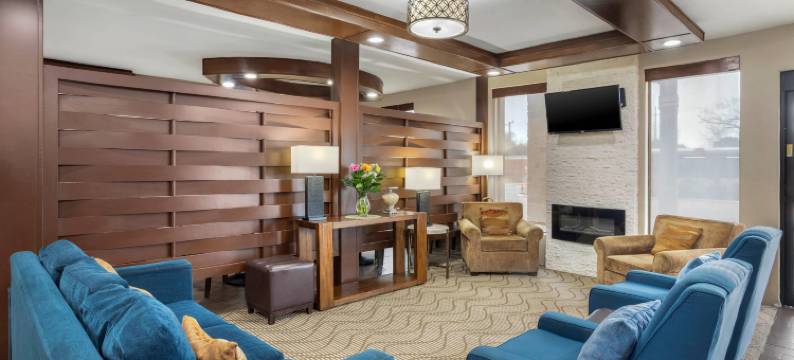 布伦纳姆舒适全套房酒店(Comfort Suites)图片