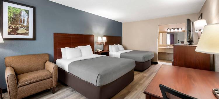 劳伦斯大学区凯艺套房酒店(Quality Inn & Suites Lawrence - University Area)图片