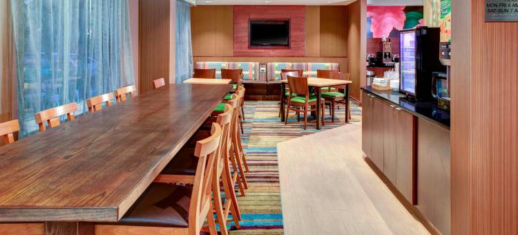 亚特兰大阿尔法利塔万枫酒店及套房(Fairfield Inn & Suites Atlanta Alpharetta)图片