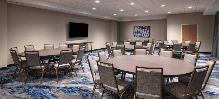 奥斯卡卢萨万枫酒店及套房(Fairfield Inn & Suites Oskaloosa)图片
