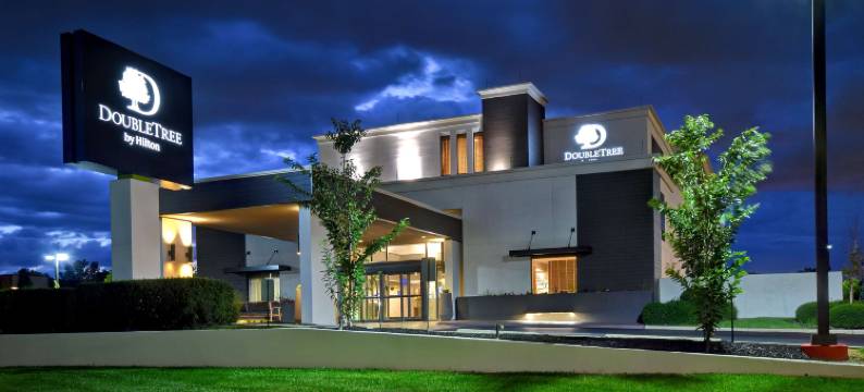 密苏里圣路易斯机场希尔顿逸林酒店(DoubleTree by Hilton St. Louis Airport)图片