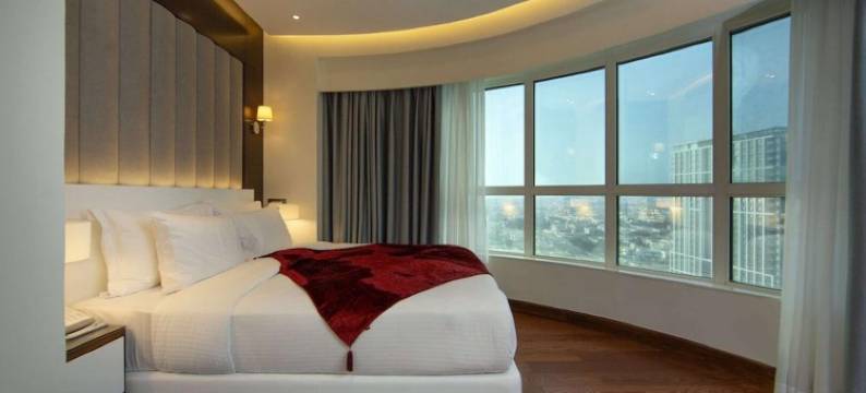第一城堡套房酒店(Number One Tower Suites)图片