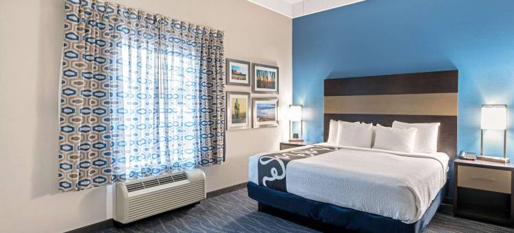 凤凰城I-10西拉昆塔温德姆套房酒店(La Quinta Inn & Suites by Wyndham Phoenix I-10 West)图片