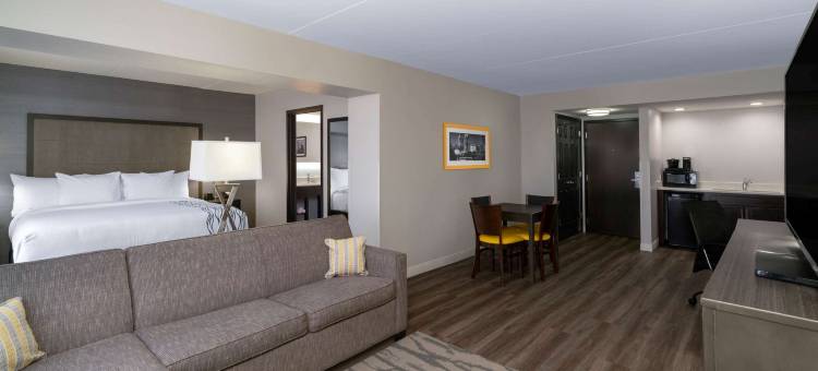 罗利市区北部拉昆塔温德姆套房酒店(La Quinta Inn & Suites by Wyndham Raleigh Downtown North)图片