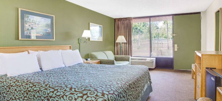 布雷登顿戴斯酒店-近海湾(Days Inn by Wyndham Bradenton - Near the Gulf)图片
