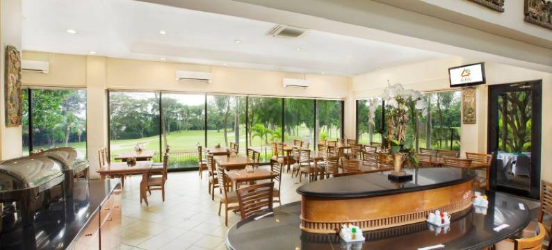 普里KIIC高尔夫球景观酒店(Puri Kiic Golf View Hotel)图片