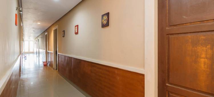 RedDoorz酒店位于Hotel Putri Gading Bengkulu(RedDoorz Syariah at Hotel Putri Gading Bengkulu)图片