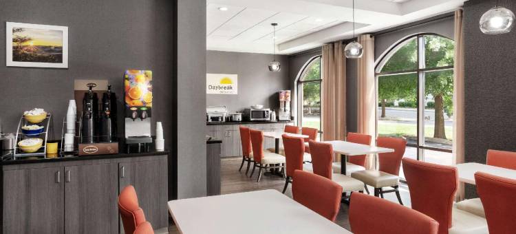 默夫里斯伯勒戴斯套房酒店(Days Inn & Suites by Wyndham Murfreesboro)图片