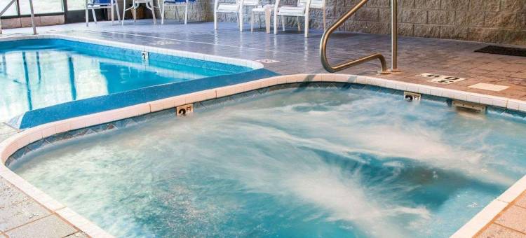 白厅舒适酒店 - 近密歇根冒险乐园(Comfort Inn Whitehall Near Michigan's Adventure)图片