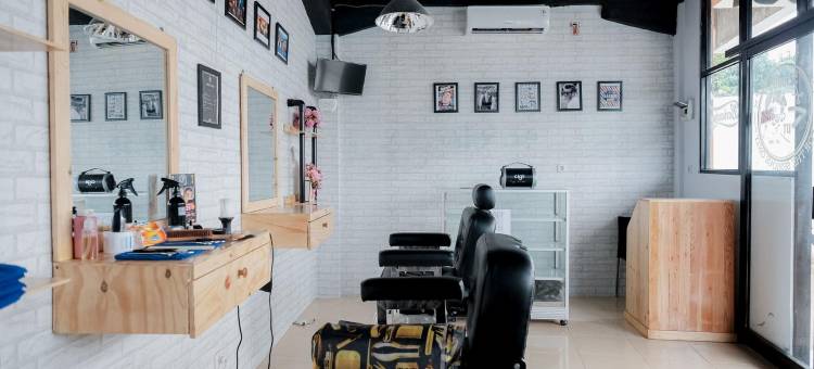 红多兹酒店-近占碑图古佩尔斯(RedDoorz Near Tugu Pers Jambi)图片