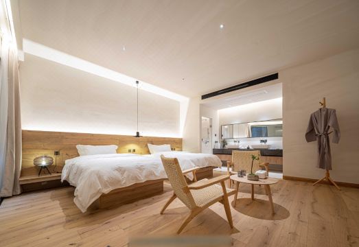 Yan Villa Hotel Overview