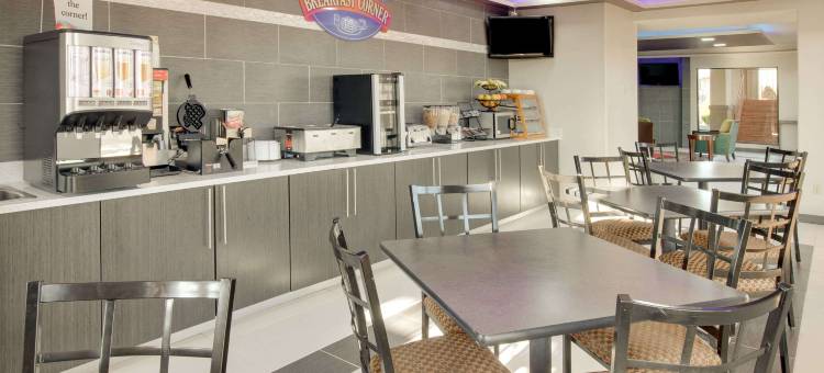 特勒尔温德姆呗盟酒店(Baymont by Wyndham Terrell)图片