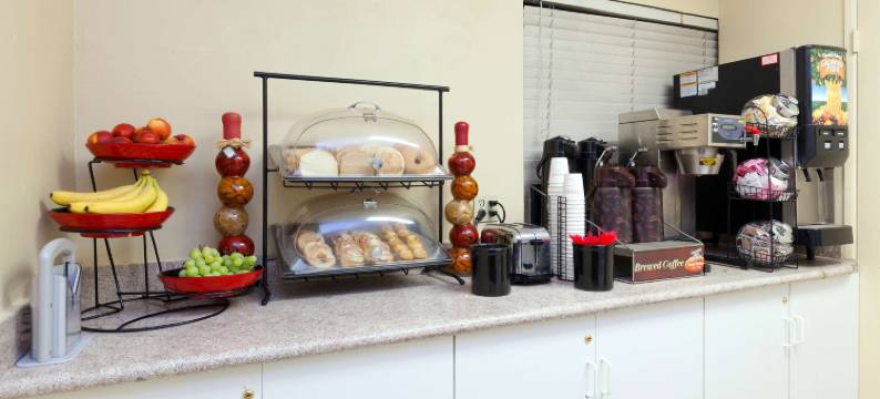 贝克斯菲尔德中心美洲最佳价值套房酒店(Americas Best Value Inn and Suites Bakersfield Central)图片