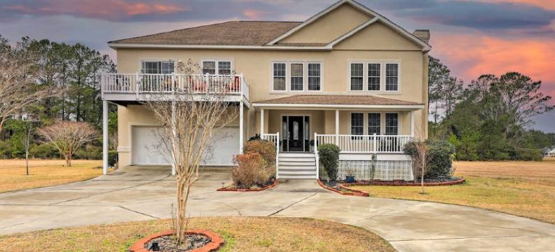 宽敞的东方酒店配有Smith Creek通道！(Spacious Oriental Home w/ Smith Creek Access!)图片