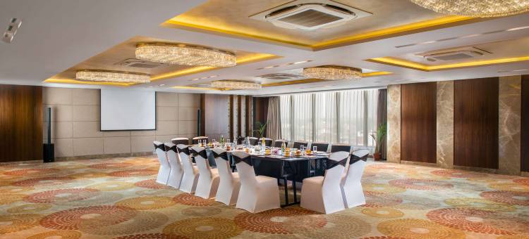 戈勒克布尔涅槃纳萨诺瓦门廊酒店(Nirvana Sarovar Portico Gorakhpur)图片