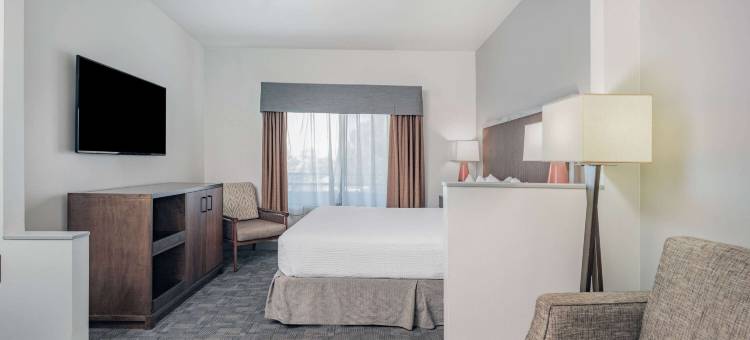 贝克斯菲尔德北华美达酒店(Ramada by Wyndham Bakersfield North)图片