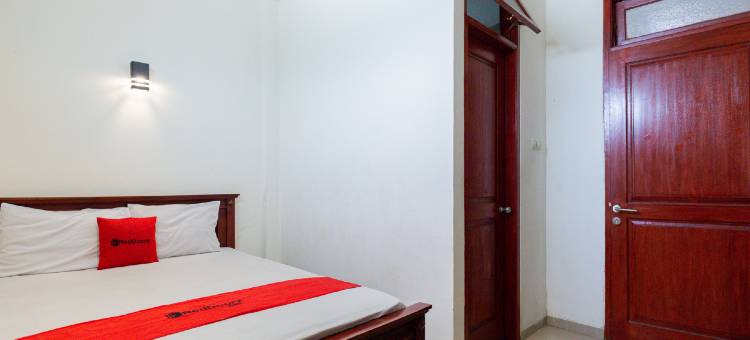 拉亚那各勾2号红门旅馆(RedDoorz @ Raya Ngagel 2)图片