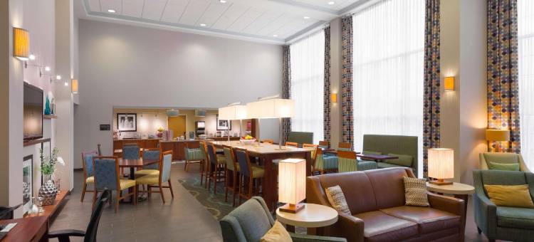 威廉斯堡广场州立学院欢朋酒店套房(Hampton Inn & Suites State College at Williamsburg Square)图片