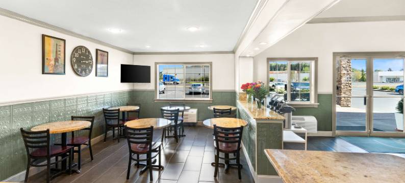 宾馆套房酒店-凯尔索/朗维尤(GuestHouse Kelso Longview)图片