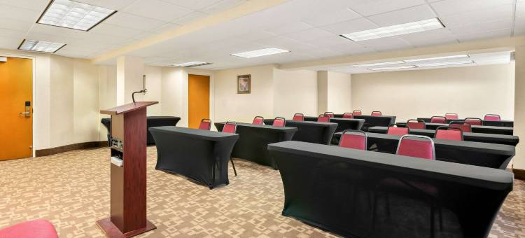 爱迪生品质酒店-新不伦瑞克(Quality Inn Edison-New Brunswick)图片