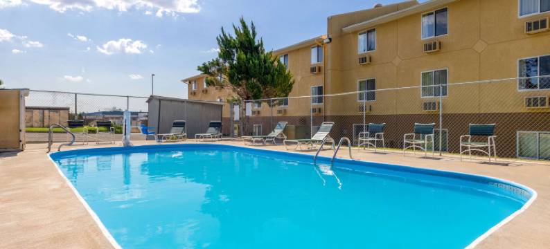 道奇城速8酒店(Super 8 by Wyndham Dodge City)图片