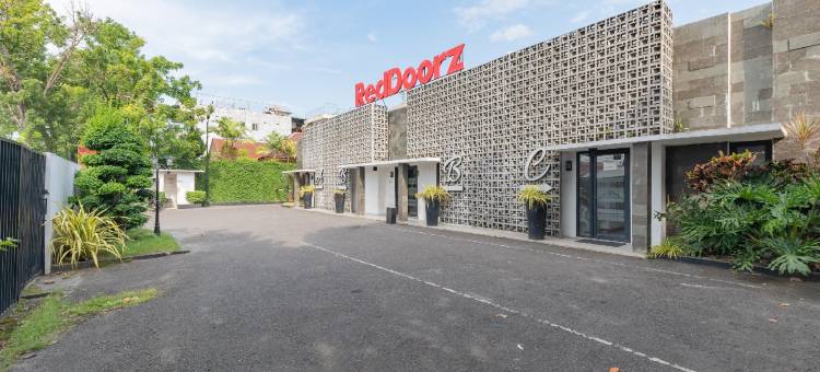 红多兹Plus酒店-近棉兰尤迈(RedDoorz Plus Near Unimed Medan)图片
