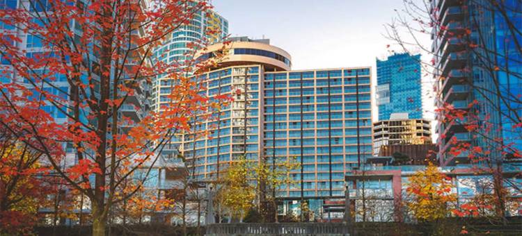 顶峰温哥华港湾滨水酒店(Pinnacle Hotel Vancouver Harbourfront)图片
