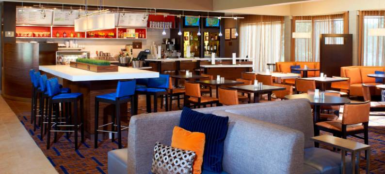 芝加哥迪尔菲尔德万怡酒店(Courtyard Chicago Deerfield)图片