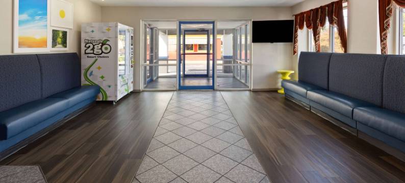 奥尔巴尼戴斯套房酒店(Days Inn & Suites by Wyndham Albany)图片