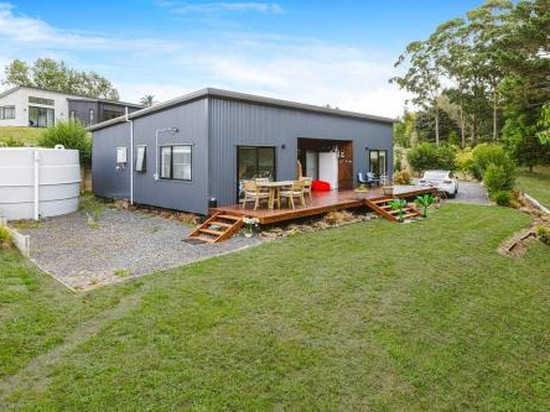 Tranquil Countryside Retreat with Modern Amenities