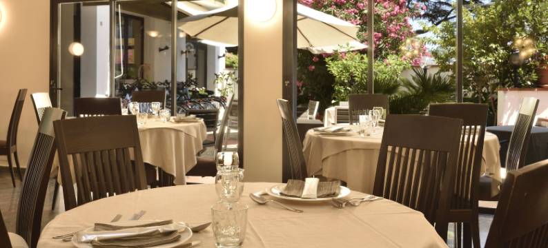 狄亚诺马里纳Mhotelsgroup酒店(Hotel Diano Marina Mhotelsgroup)图片