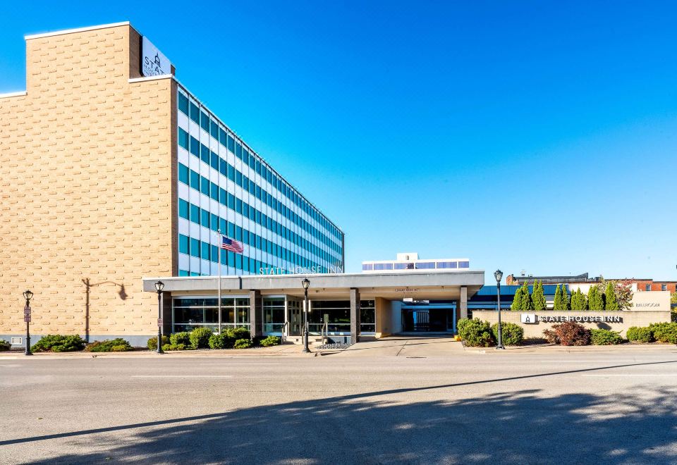 State House Inn Hotel Overview