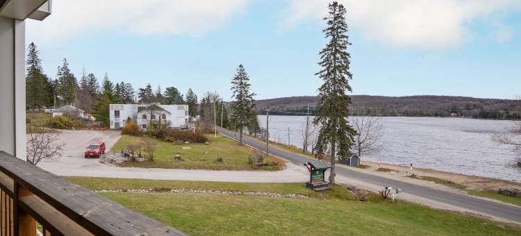 哈利伯顿高地度假公寓(GetAways at Haliburton Heights)图片