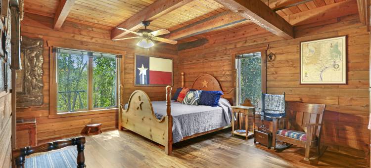 Rustic Luxury and Game Room - Enchanting River Haven图片