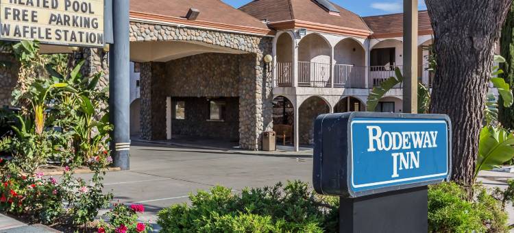 魔山地区罗德威旅馆(Rodeway Inn Magic Mountain Area)图片