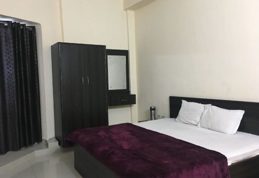 Hotel Duke Inn Hotel Overview