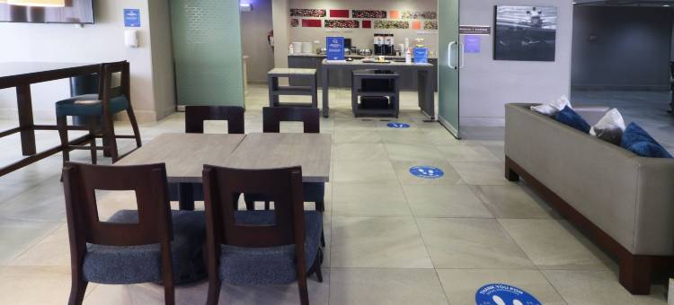 蒙特雷机场希尔顿欢朋酒店(Hampton Inn by Hilton Monterrey-Airport)图片