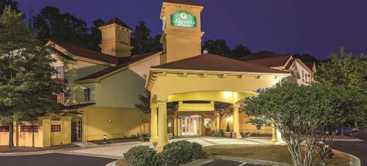 教堂山大学区拉昆塔温德姆套房酒店(La Quinta Inn & Suites by Wyndham Univ Area Chapel Hill)图片