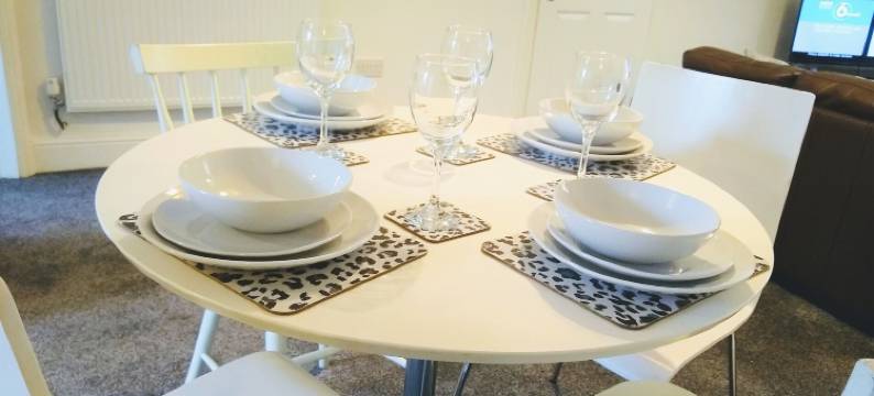 圣海伦现代舒适的两卧室公寓(Modern Comfy 2-Bedroom Flat in St Helens)图片